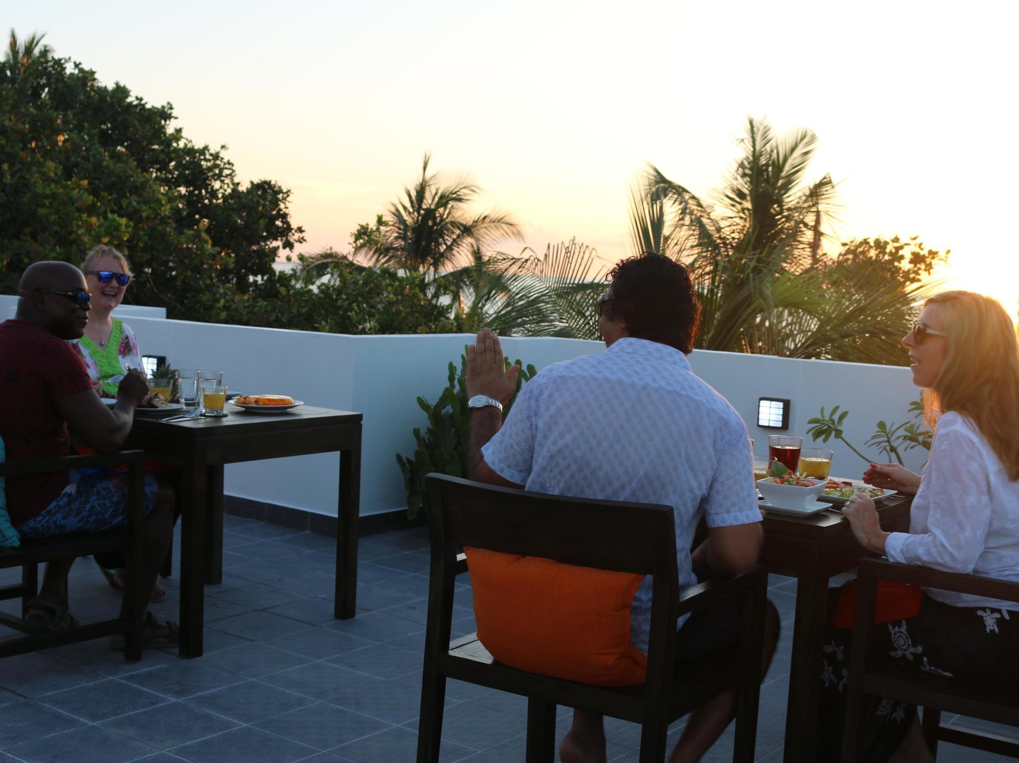 Boutique Beach All Inclusive Diving Hotel Dhigurah  Exteriör bild